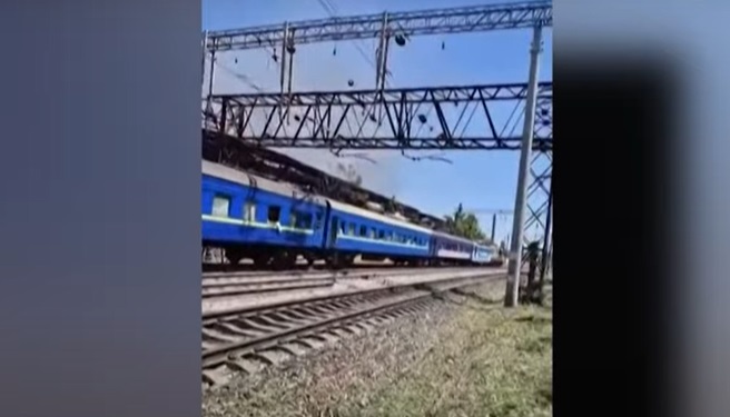 PSE RUSIA PO GODET TRENAT? Trefishohen sulmet në infrastrukturën hekurudhore për të paralizuar Ukrainën