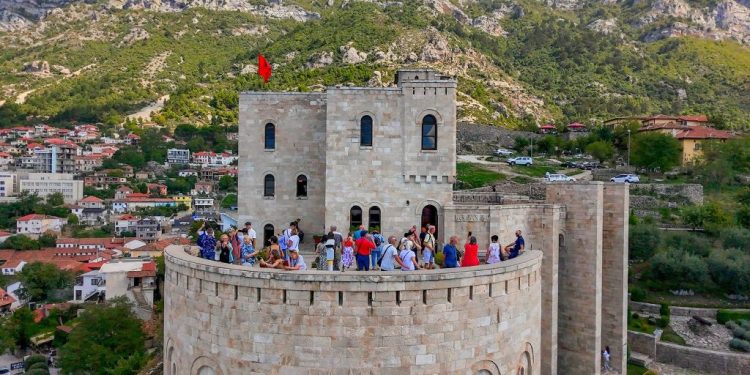 MUZETË E KRUJËS/ Mbi 200 mijë vizitorë interes për historinë dhe kulturën e Shqipërisë