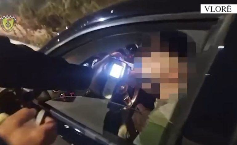 E RËNDË NË VLORË/ Shpërthim me eksploziv në derë të shtëpisë së 63-vjeçares, policia thotë se…