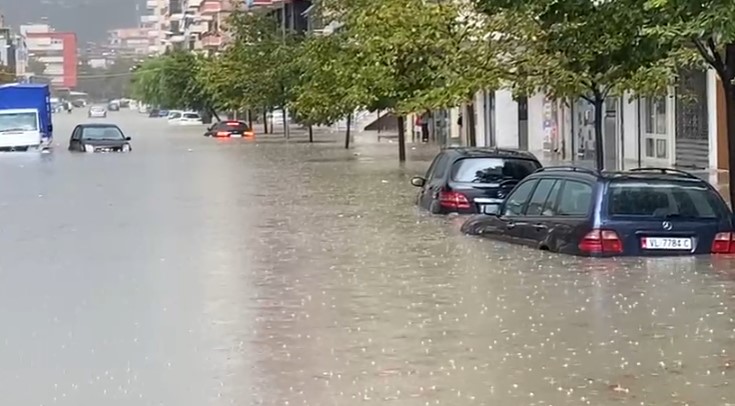 RESHJE INTESIVE, SHTRËNGATA DHE DËBORË/ Institucionet thirrje për kujdes gjatë javës në vijim, ja zonat që preken