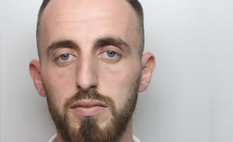 ME KOKAINË TË FSHEHUR NË MAKINË/ I riu shqiptar nuk ia hedh dot policisë britanike, rrengu që përdori (EMRI)