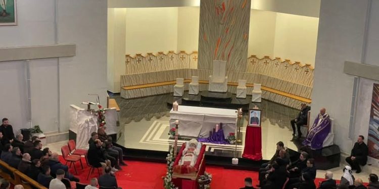 U NDA NGA JETA NË MOSHËN 52-VJEÇARE/ Homazhet për ipeshkvin Simon Kulli mbahen në Katedralen “Nënë Tereza”