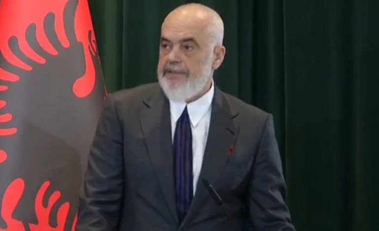 LAJM I MIRË PËR PUNONJËSIT E SEKTORIT PUBLIK/ Rama: Rriten pagat në shtet, ja kush preken…