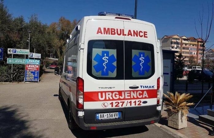 KONSUMOI MEDIKAMENTE/ 13-vjeçarja paraqitet në gjendje të rëndë në Spitalin e Gjirokastrës