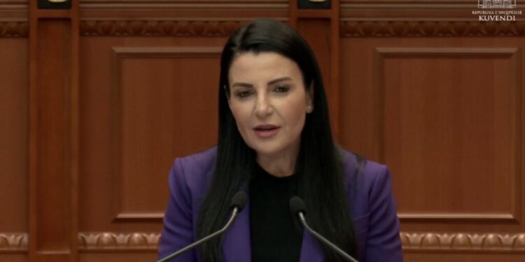 “KUR SPAK THËRRET SALIUN…”/ Balluku flet në Kuvend, përjashtohet Agron Shehaj, opozita braktis sallën