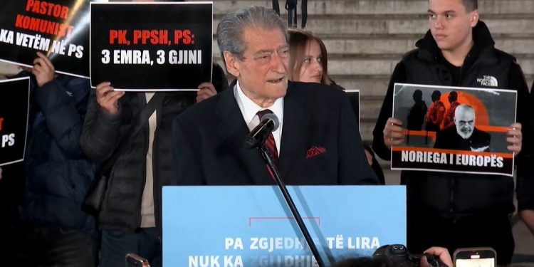 “NUK E PRANOJMË LIGJIN PËR BARAZINË LIGJORE”/ Berisha: Familja mbi çdo gjë