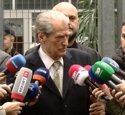 “21 JANARI”/ Berisha del pas 2 orësh nga SPAK: Rama për epshet e pushtetit të tij organizoi një nga protestat më të dhunshme! Nuk u thirra më parë pasi…