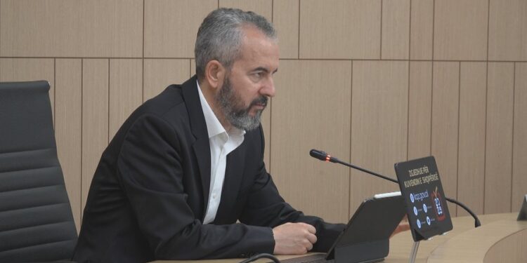 ZGJEDHJET E PJESSHME/ Celibashi: Policia të verifikojë pretendimet për personat e paautorizuar pranë QV-ve