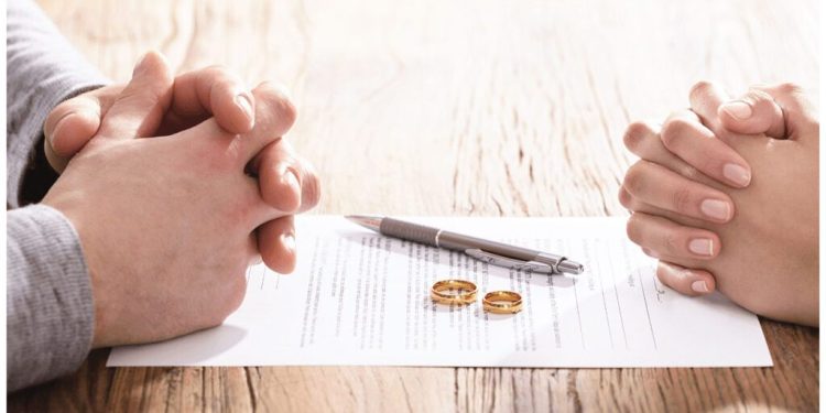 TRAZICIONI I FAMILJEVE SHQIPTARE/ Bien martesat dhe rriten divorcet