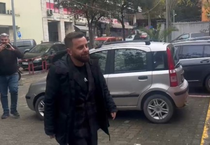 “NJË KAFE KUR TË MBAROSH”/ Erion Isai paraqitet në SPAK, u mor i pandehur pak kohë më parë