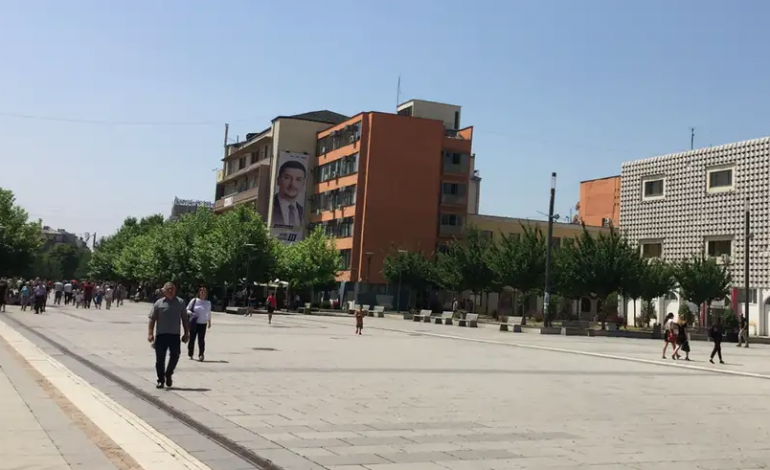 Kosova ende në udhëkryq