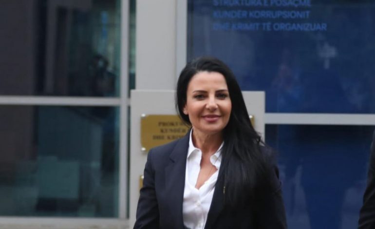PAS PEZULLIMIT NGA DETYRA/ SPAK njoftim zyrtar për Belinda Ballukun