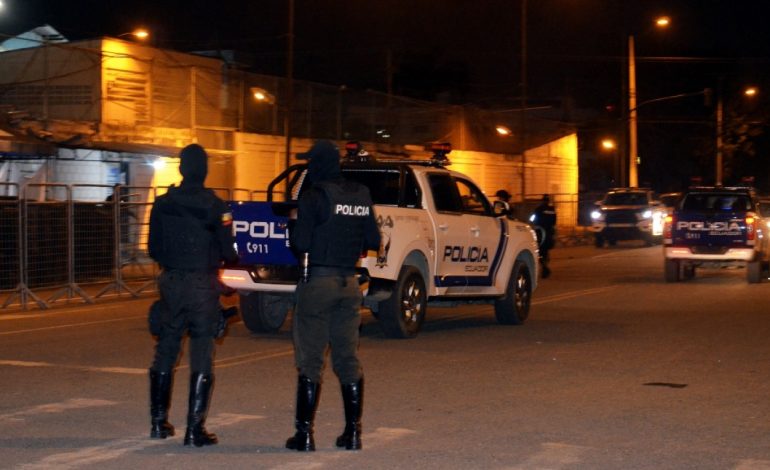 PËRLESHJE BANDASH NË NJË BURG TË EKUADORIT/ 27 të burgosur gjenden të varur në qelitë e tyre
