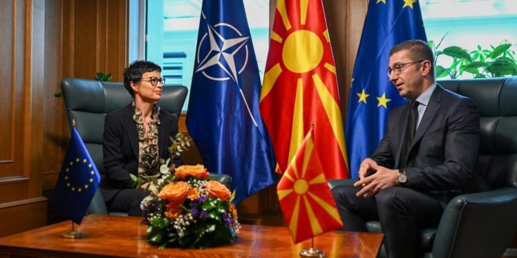 “NGECJE NË PËRPARIM ME NEGOCIATAT”/ Mickoski e “lexon” ndryshe raportin e KE: Jemi para Shqipërisë