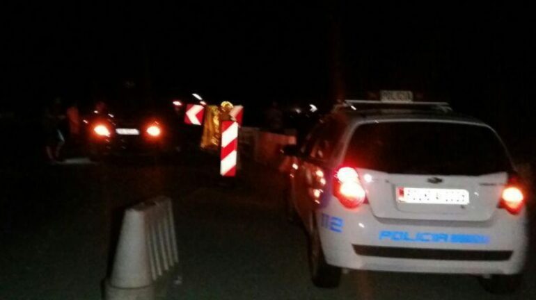 AKSIDENT NË DURRËS/ 26-vjeçari humb kontrollin e makinës dhe del nga rruga, plagosen shoferi dhe dy pasagjerët
