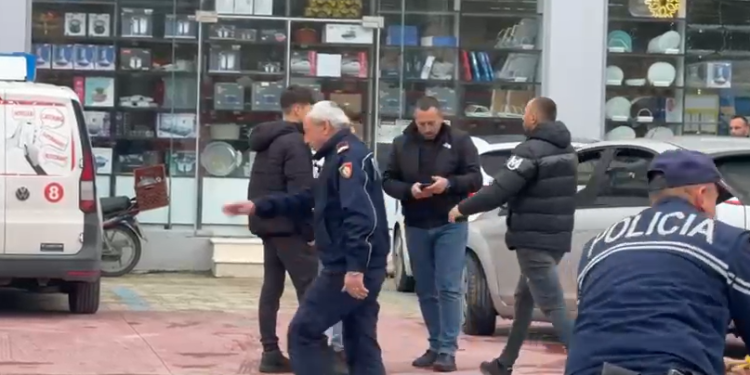 ATENTATI NË LUSHNJË/ Në 10 sekonda u qëllua gjashtë herë, 18 të shoqëruar nga policia