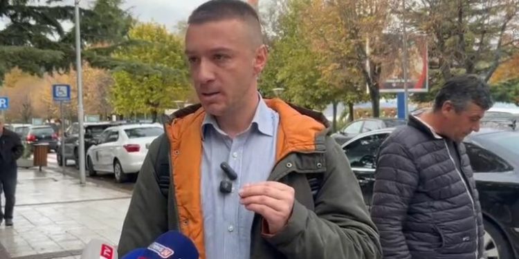 “MË KËRCËNOI”/ U përfshi në konflikt me këshilltarin në bashki, flet qytetari: Turp të kenë, kjo punë nuk do ngelet këtu