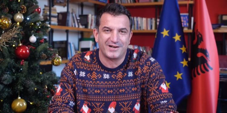 “KUSHTETUESJA” E LA NË DETYRË/ Vjen urdhri i parë i Veliajt nga burgu: Të nisë puna për…