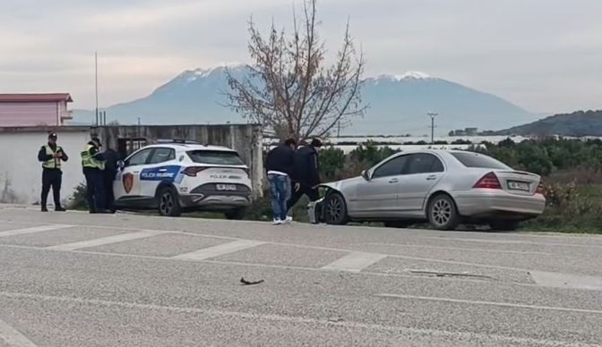 AKSIDENT NË AKSIN RRUGOR LUSHNJË-BERAT/ Tre makina përplasen me njëra-tjetrën