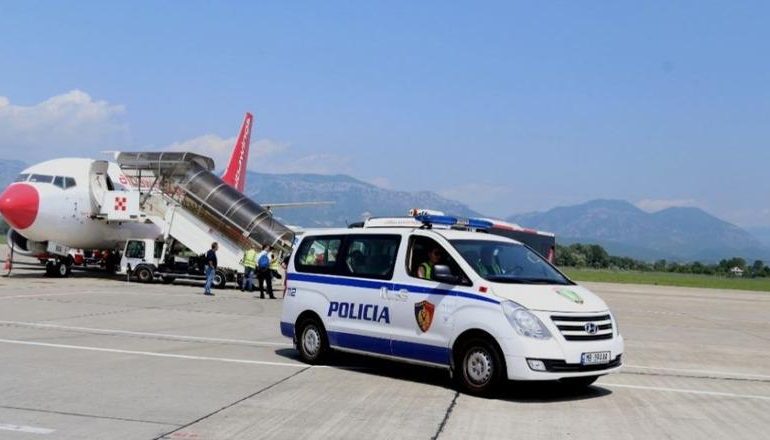 NË KËRKIM PASI DHUNOI BASHKËJETUESEN SHTATËZËNË/ Arrestohet i riu në Serbi! Pritet ekstradimi