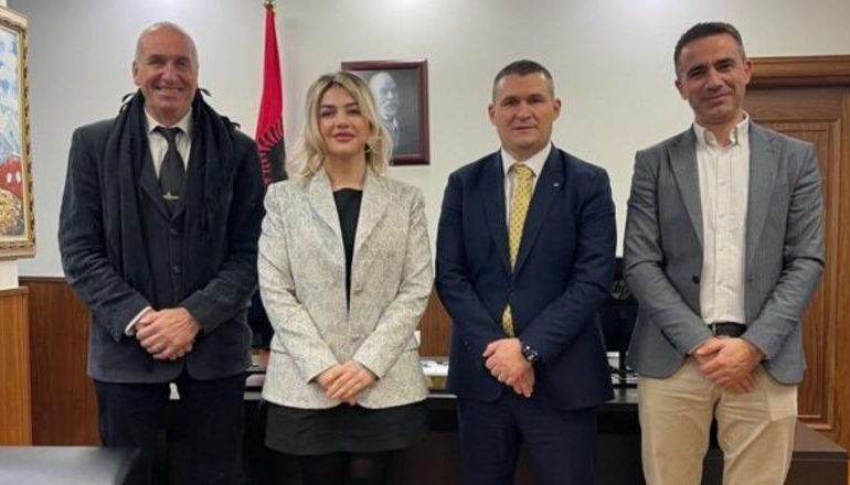 ALTIN DUMANI NË KOSOVË/ Ambasada Britanike: Bashkëpunim për forcimin e sundimit të ligjit