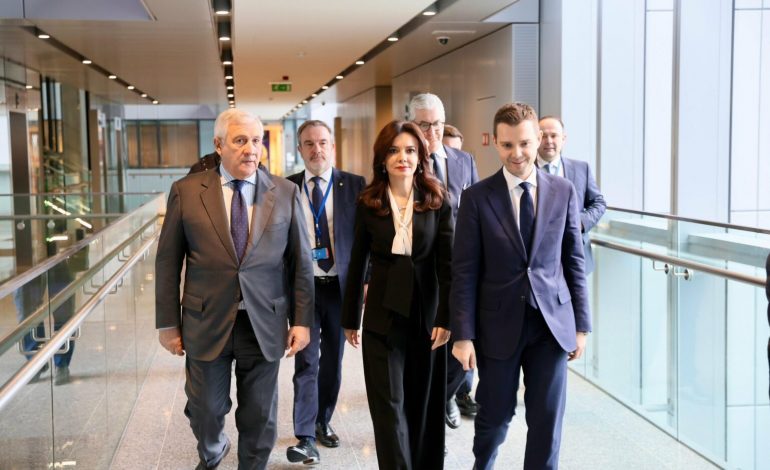 VIZITA NË BRUKSEL/ Spiropali nga selia e NATO-s: Shqipëria pret vitin e ardhshëm Forumin e Korridorit VIII