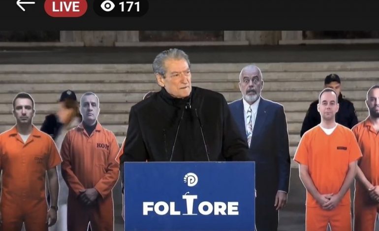FOTOLAJM/ Berishën e braktisin demokratët edhe në rrjetet sociale