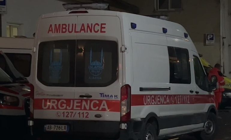E RËNDË/ Aksident në Tiranë, humb jetën 40-vjeçari