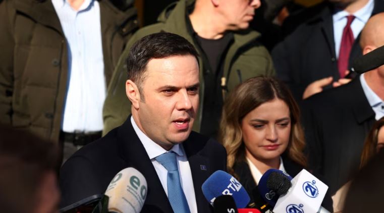 ZGJEDHJET/ Kandidati i LDK-së për kryeministër, Lumir Abdixhiku voton në Prishtinë: Le të fitojnë qytetarët