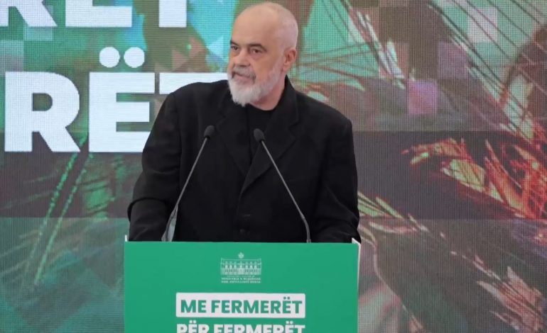 “DYFISH BUXHET PËR BUJQËSINË”/ Rama takim me fermerët në Elbasan: T’i vendosim vulën europiane transformimeve…