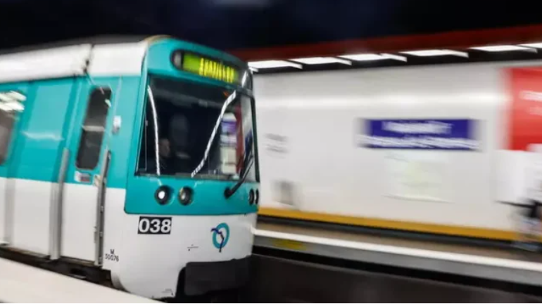 TMERR NË METRONË E PARISIT/ Tre gra plagosen me thikë, autori në arrati