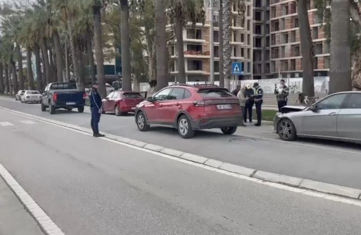 AKSIDENT I TREFISHTË NË VLORË/ Automjeti merr para edhe dy mjete të tjera, një pasagjere…
