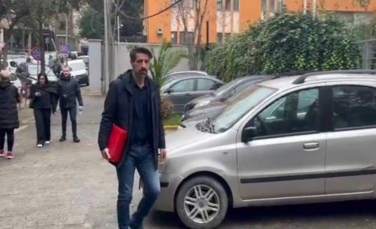 SOT, SEANCA PARAPRAKE PËR ERION VELIAJN/ iznesmeni Elman Abule paraqitet në GJKKO