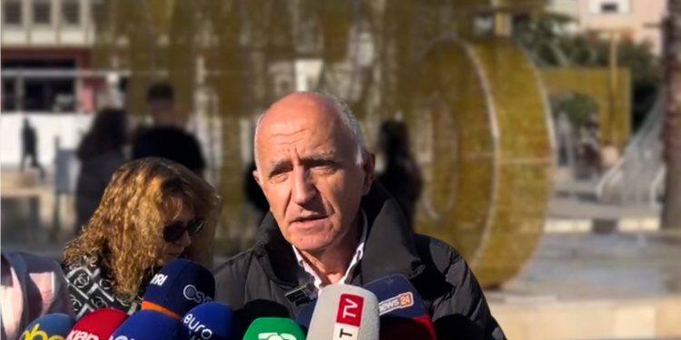 “SHKOJNË NË SHKOLLË ME THIKA…”/ Familjarët e 15-vjeçarit të vrarë në Durrës kërkojnë drejtësi