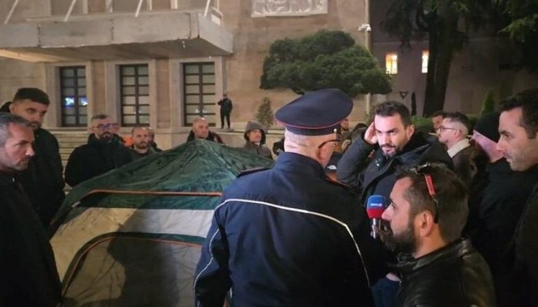 PROTESTA PARA KRYEMINSTRSË/ Policia referon materialet në Prokurori për Adritaik Lapajn: Zaptoi hapësirën publike