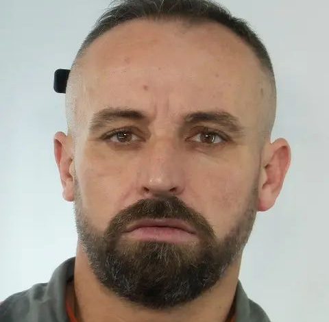 MARRËDHËNIE SEKSUALE ME TË MITUR/ Kush është shqiptari i arrestuar në greqi (EMRI-FOTO)