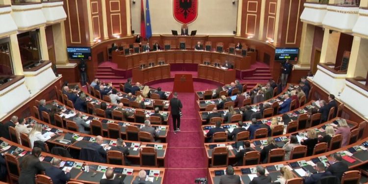 NIS SEANCA MARATONË NË KUVEND/ Do vendoset për buxhetin, Avokatin e Popullit dhe raportin e ODIHR