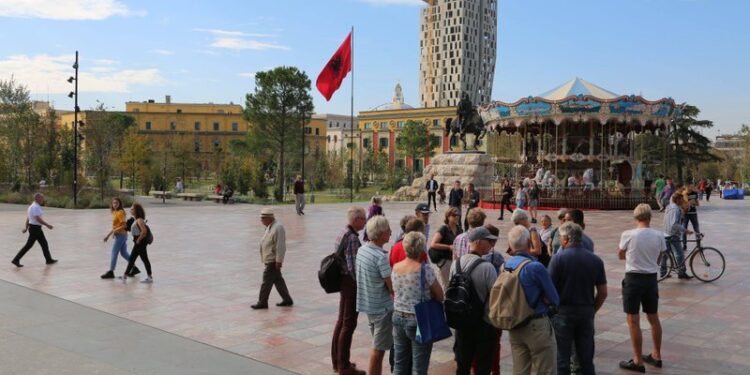 REKORD I RI NË TURIZËM/ Shqipëria përfiton 2.1 miliardë euro neto nga udhëtimet