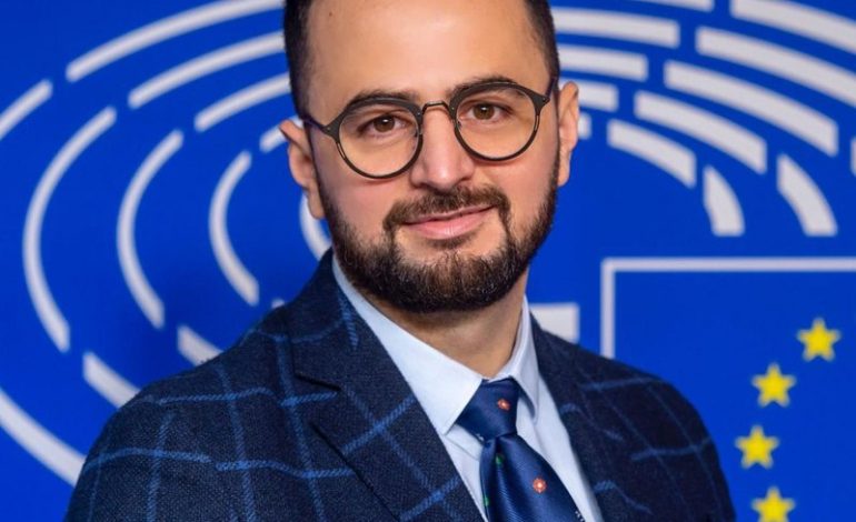 EMRAT/ Endrit Shabani u zgjodh Avokat i Popullit me votat e PS-së! Kush janë deputetët e Partisë Demokratike që firmosën për kandidaturën tij