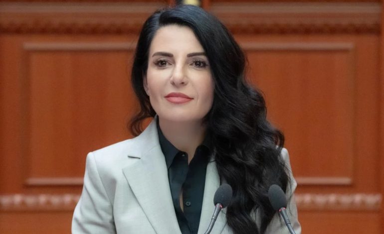 LEGJITOHET KËRKESA E RAMËS/ Belinda Balluku rikthehet në detyrë si zv.kryeministre dhe ministre e Energjisë dhe Infrastrukturës