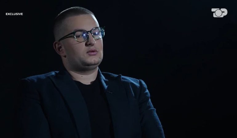 SI LINDI KLEA RAMA? Rrëfimi i Ermes Hoxhallit: Arsyeja pse duhej identiteti i rremë, suksesi erdhi nga mbiemri