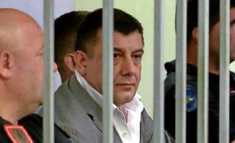 U DËNUA ME BURGIM TË PËRJETSHËM PËR VRASJEN E KRYEKOMISARIT LAMAJ/ Ja kur do të shqyrtohet kërkesa e Arben Frrokut për rihapje procesi