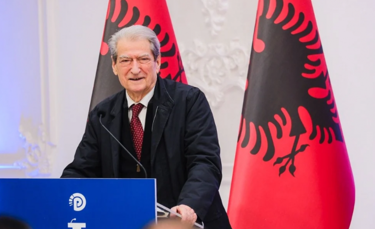 TURI I FOLTORES/ Berisha sulmon Bashën: Ish-kryetari i PD në vend që të merrej me votën, u mor me mua
