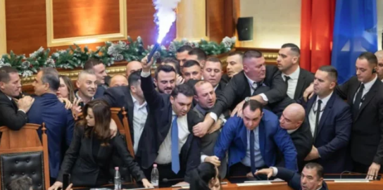 DHUNA NË KUVEND/ “Etika” përjashton me 30 ditë gjashtë deputetë të PD. ‘Shpëtojnë’ 23 të tjerë