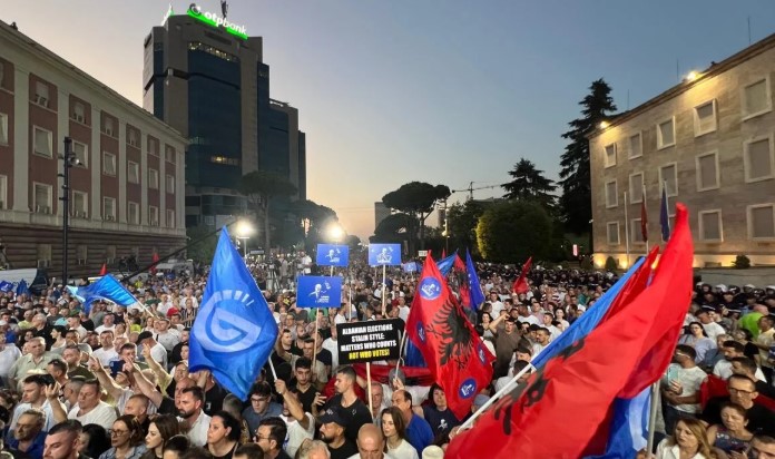 SOT “FOLTORJA” E OPOZITËS PARA KRYEMINISTRISË/ olicia plan masash: Ja rrugët që bllokohen