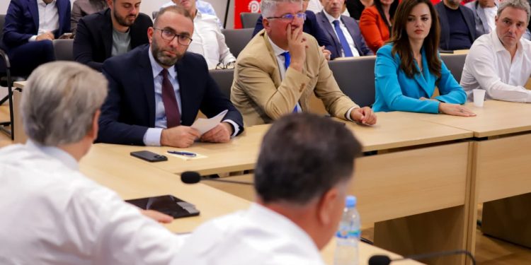 MBLEDH KRYESINË E PD/ Berisha: Pezullimi i Ballukut çelte portat e ferrit për Ramën
