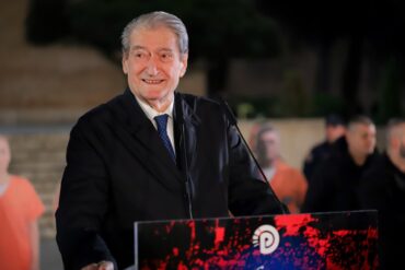 “PO E MBRON BALLUKUN…”/ Berisha i drejtohet Ramës: S’do të të ndahemi derisa të të largojmë nga pushteti