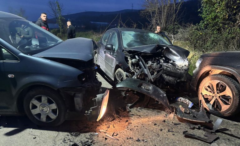 PAMJET/ Aksident i rëndë në aksin rrugor Shupenzë-Maqellarë! Përplasen tre makina, dy persona…