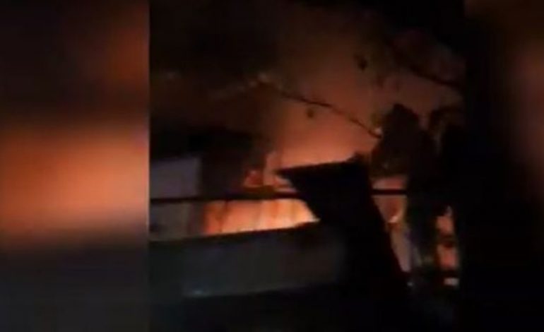 PAMJET/ Përfshihet nga flakët banesa në Vlorë! Dyshohet se…