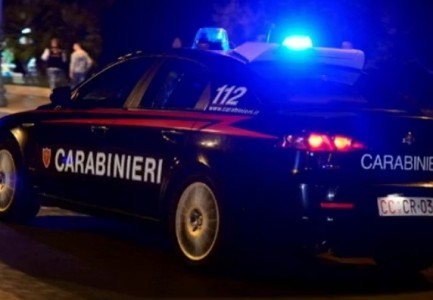 NDODH SI NË FILMA/ I riu shqiptar plagoset me armë nga policia italiane! 20-vjeçari tentoi arratisjen, përplasi edhe makinën e një karabinieri